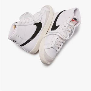 Nike Blazers Mid 77 womens white black EUC